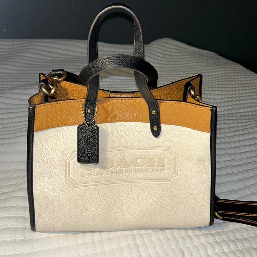 Coach field signature logo white colorblock pebble leather tote bag